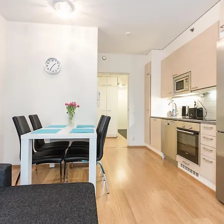 Go Happy Mikonkatu 11, Modern One Bedroom With Balcony.